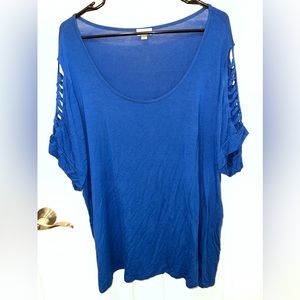 Avenue caged sleeve top